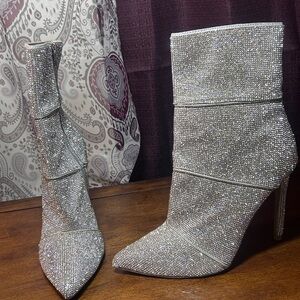 Elegant Silver Rhinestone Ankle Boots​